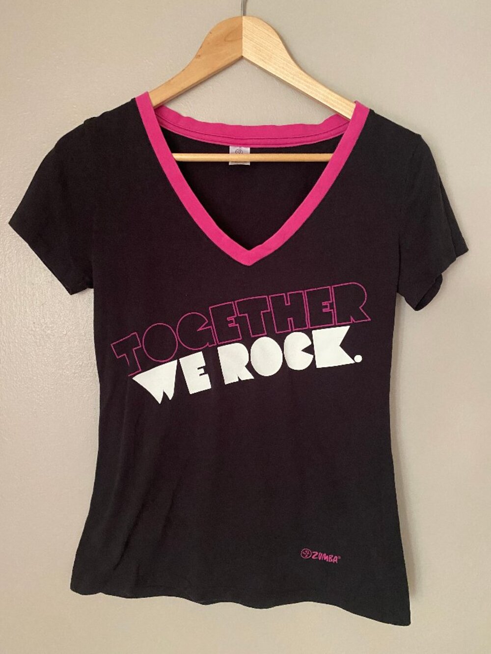 🎸Rare Zumba Fitness "Together We Rock" V-Neck Tee - Black/Pink - M